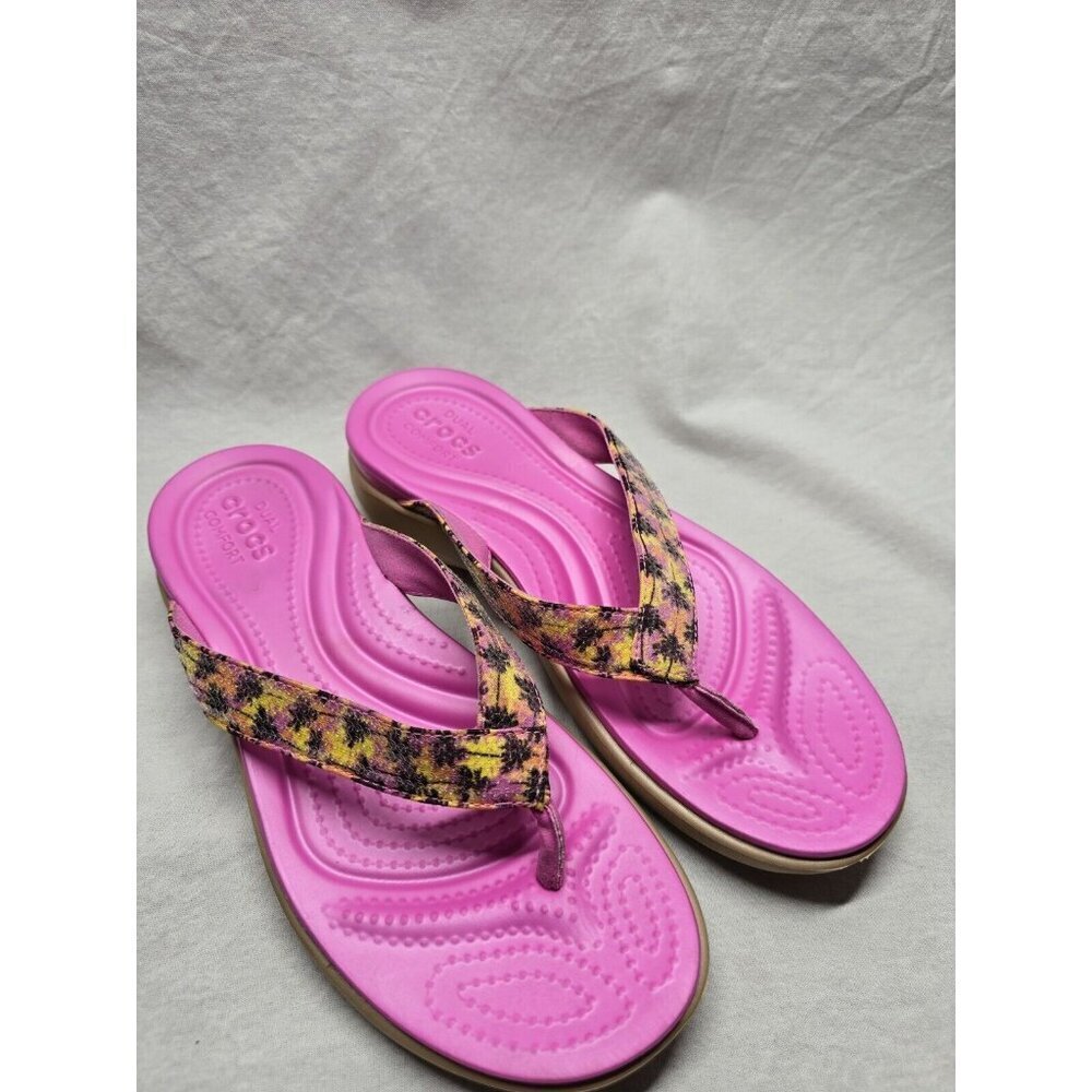CROCS Women's Capri V Graphic Sequin Flip Flop Women's Size 7